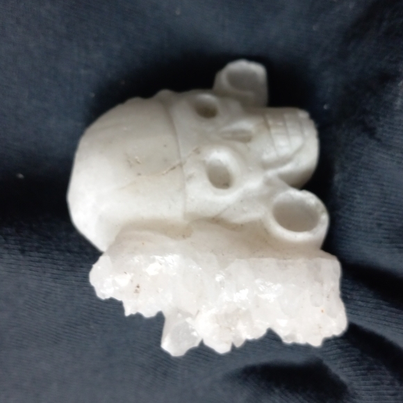 GEMSTONE HEALING STONE QUARTZ SKULL 💀 - Picture 4 of 7
